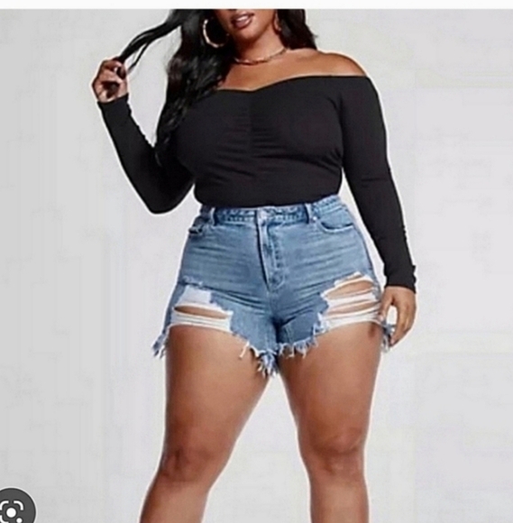 Fashion to figure distressed shorts 18 - Picture 1 of 4